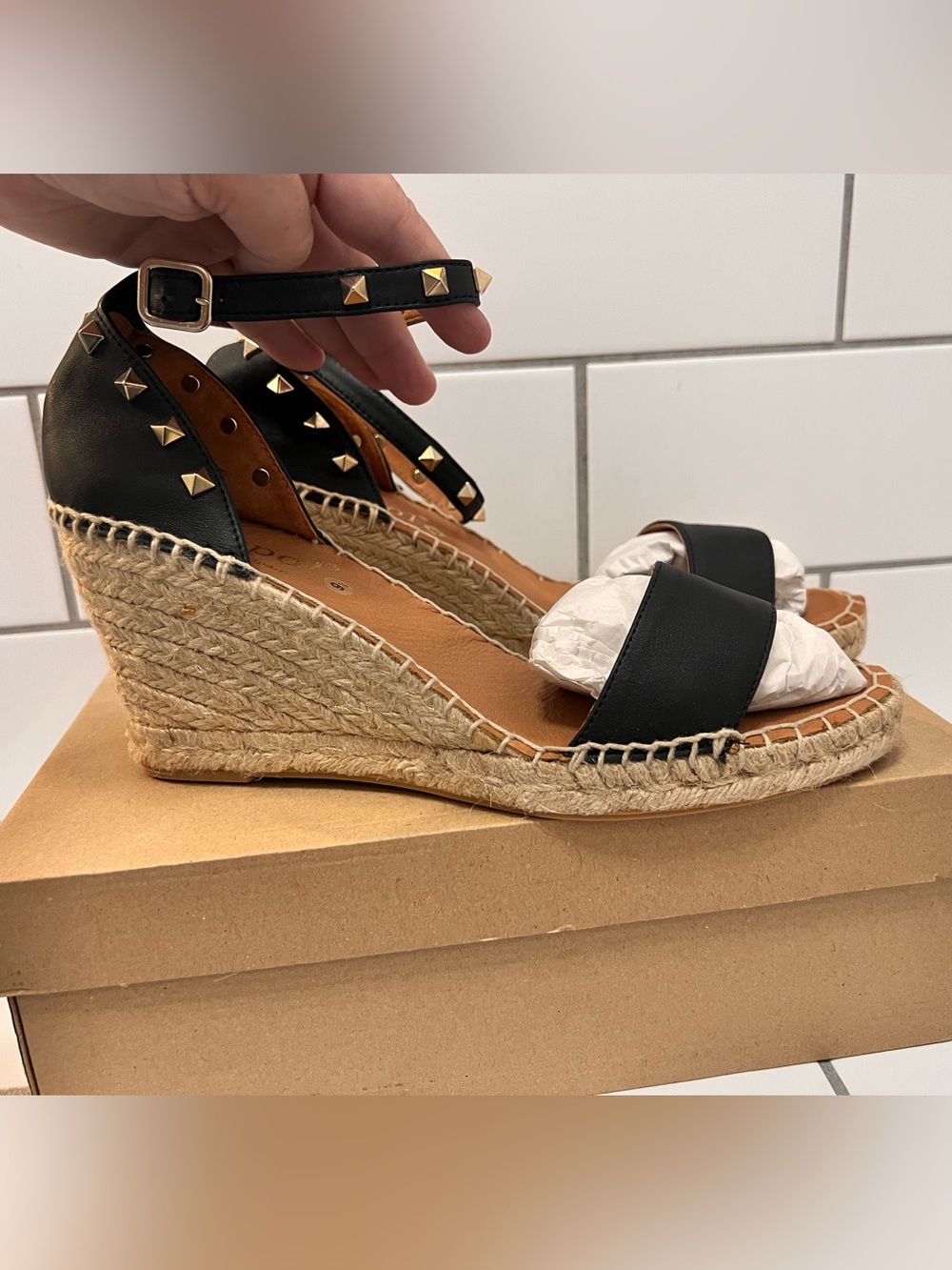 Women’s Maypol Studded Leather Espadrille Wedges Size 9.5